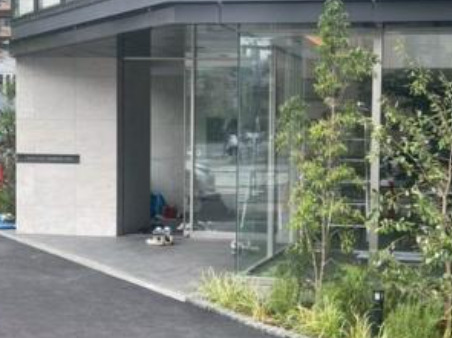 エントランス　建物の内部です