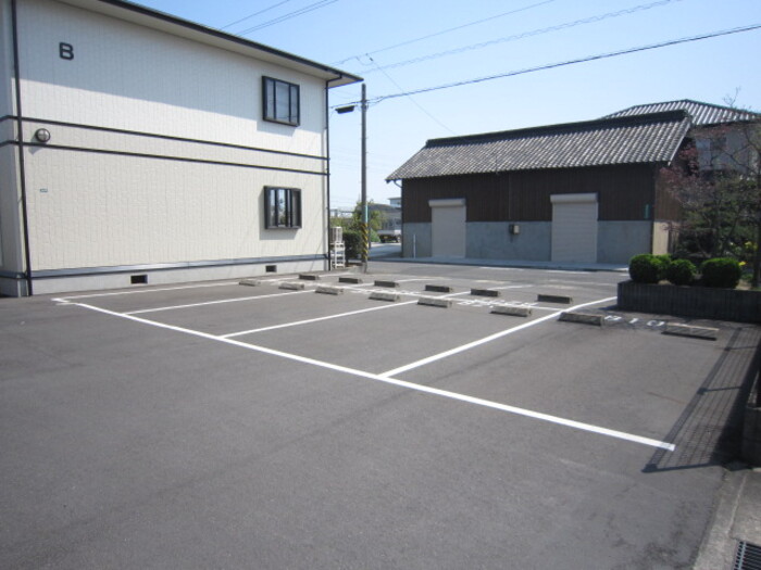 駐車場　駐車場