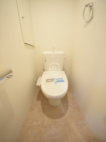 地下鉄御堂筋線 心斎橋駅 徒歩5分 15階建 築9年のトイレ写真