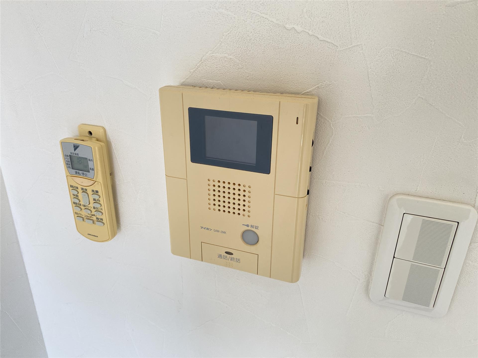 セキュリティ　来客時にお部屋から確認できるTV付きインターホン♪