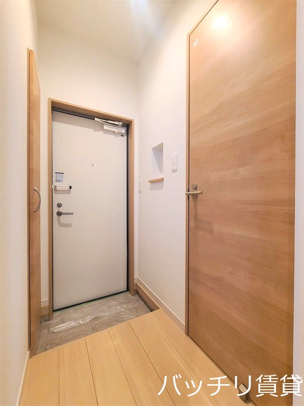 玄関　画像はイメージの為、色や間取りが若干異なりますが、現況を優先
