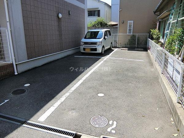 駐車場　敷地内駐車場！