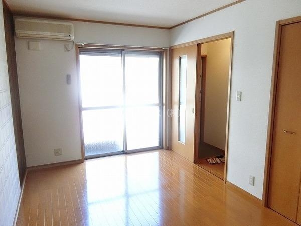 その他部屋・スペース　明るい洋室！