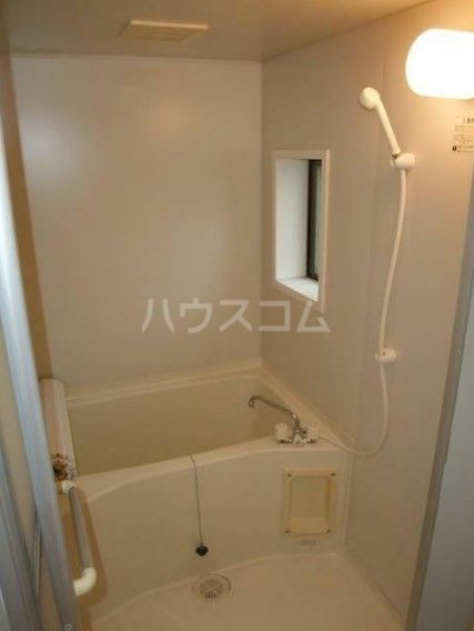 カイザーロートンヌの風呂写真