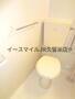 トイレ　落ち着いた色調のトイレです