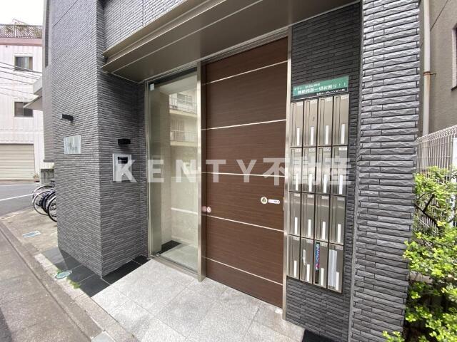 エントランス　落ち着いたエントランスです