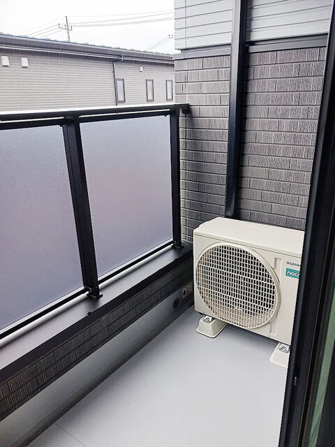 西武拝島線 西武立川駅 バス乗車時間：13分 最寄りバス停で下車 徒歩2分 2階建 築1年の内装写真