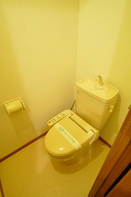 トイレ　温水洗浄便座付き