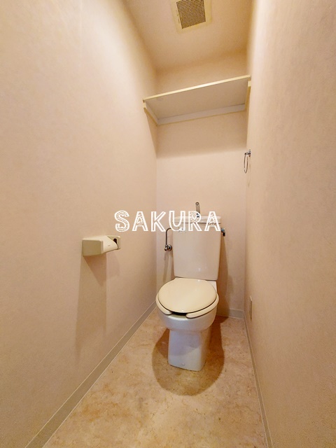 トイレ　落ち着いた色調のトイレです♪