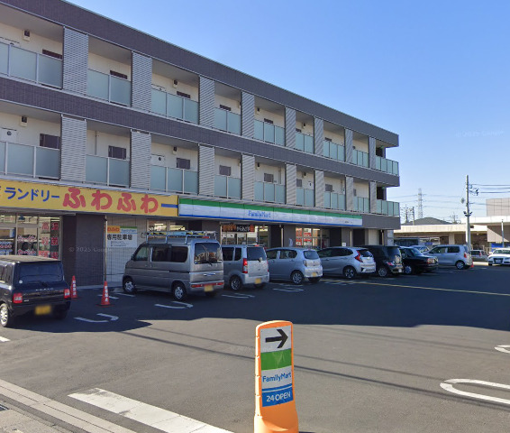コンビニ　ファミリーマート春日部谷原二丁目店（コンビニ）まで323m
