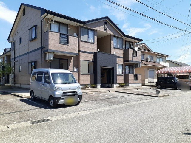 駐車場　駐車場に車を止められます