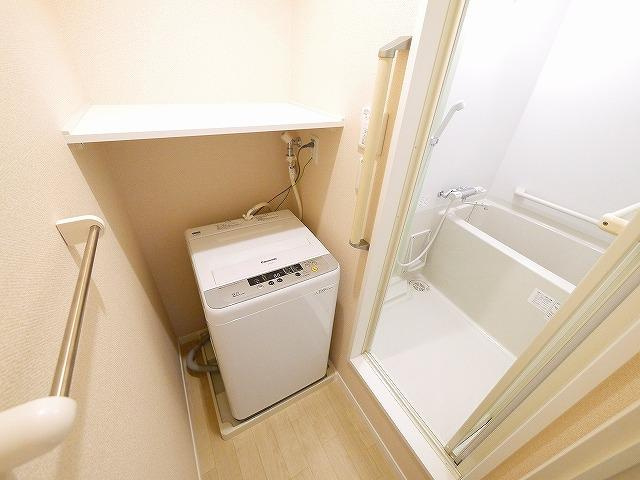 その他設備　室内に洗濯機が置けます