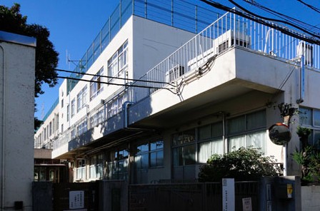 小学校　文京区立小日向台町小学校（小学校）まで1157m