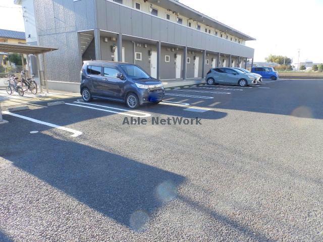 駐車場　駐車場