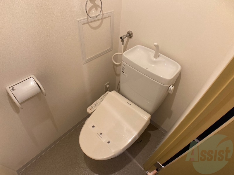 トイレ　こちらはトイレです。清潔感があり、安心して使用できます。