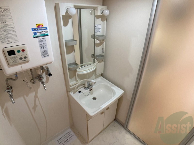 洗面設備　こちらに洗面台があります。朝の洗顔はこちらで。