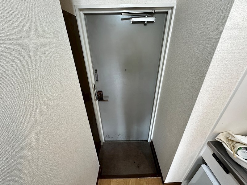 大手ビルの玄関写真