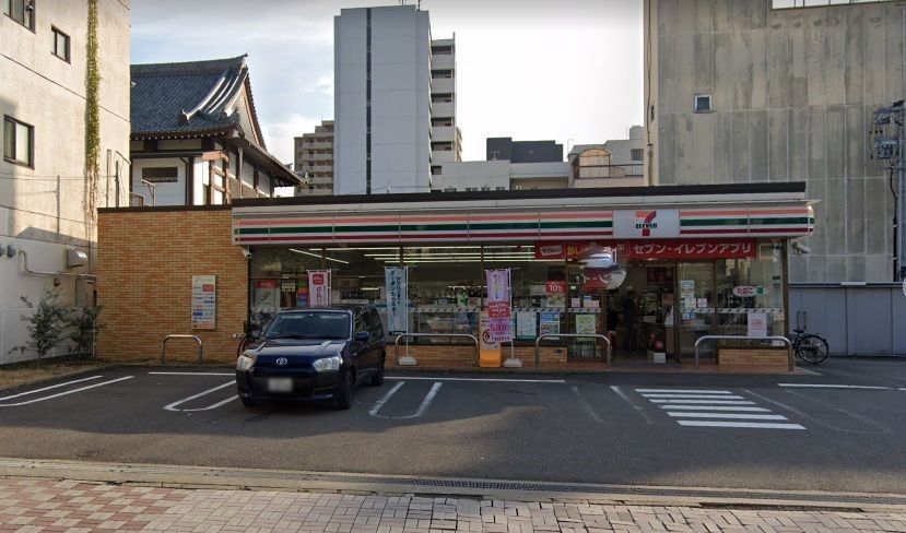 コンビニ　セブンイレブン名古屋松原2丁目店（コンビニ）まで110m