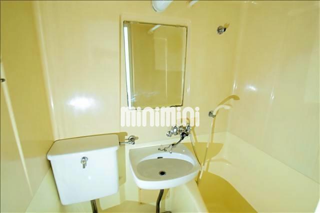 洗面設備　鏡付きの洗面です☆