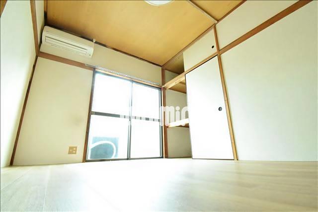 居室・リビング　６帖で日当たり良好のお部屋です☆