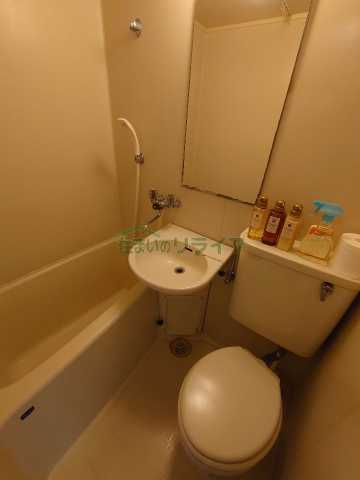 トイレ　メゾン余丁町　301