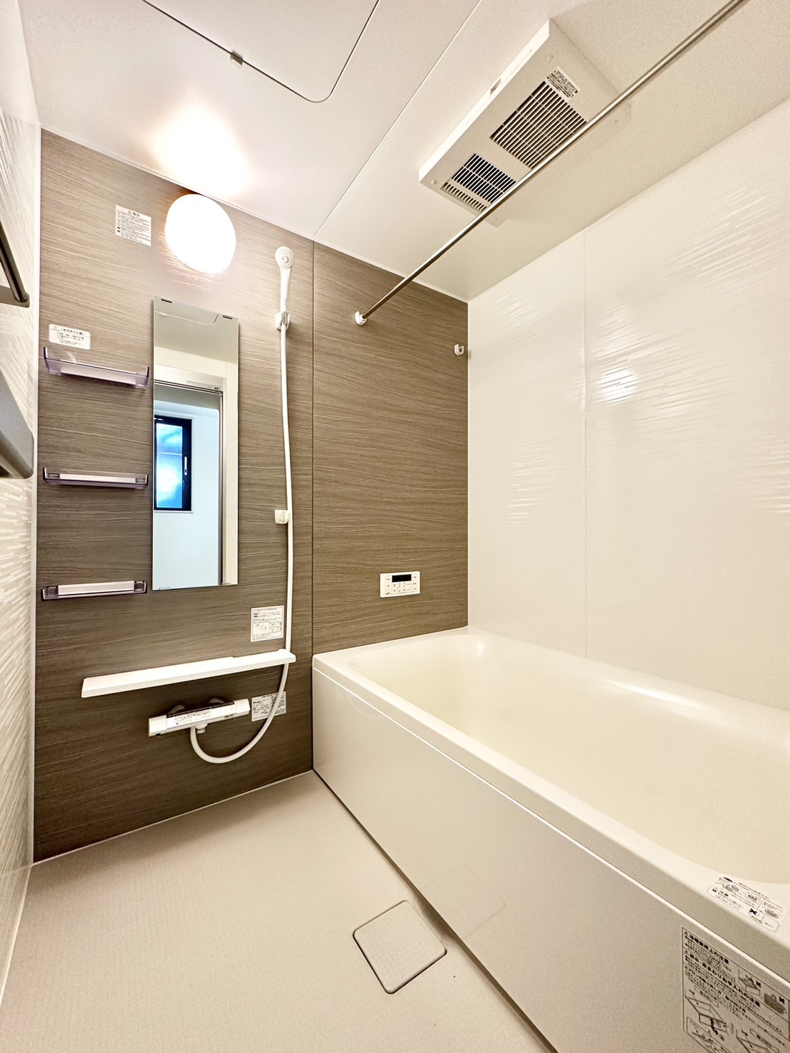 バス・シャワールーム　※写真は同型タイプ、現況優先。