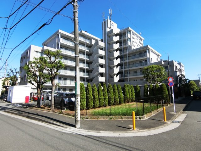 国分寺市東恋ヶ窪のマンションの建物外観