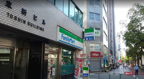 コンビニ　ファミリーマート 本町駅西店（コンビニ）まで416m