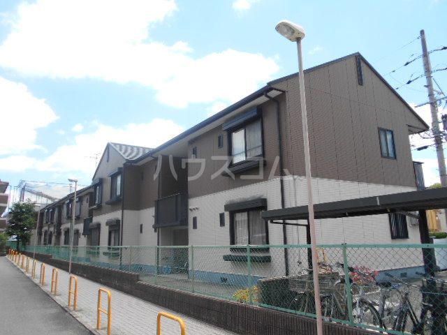 京都市右京区太秦馬塚町のアパートの建物外観