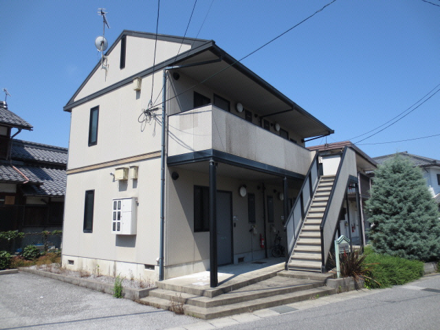 ラスチェ岡田の建物外観