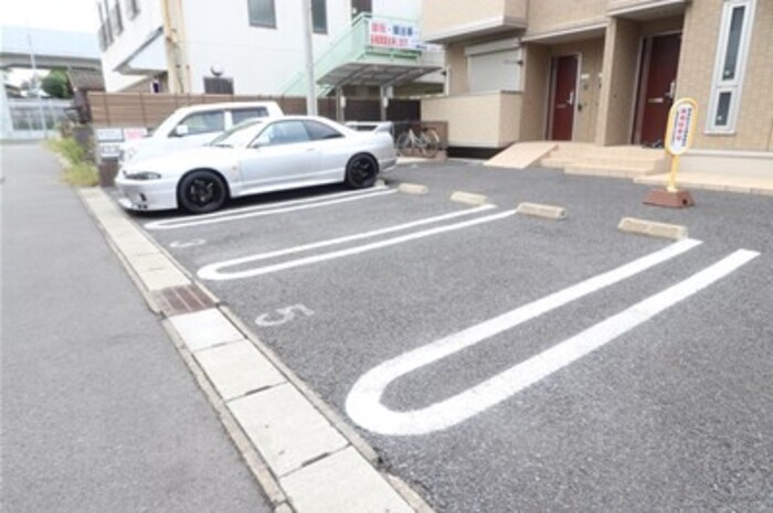 【野田市野田のアパートの駐車場】