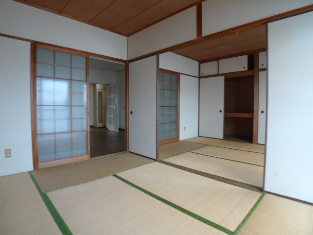 【エメラルドマンション東那珂のその他】