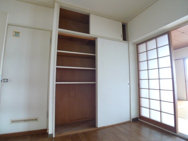 【エメラルドマンション東那珂の収納】