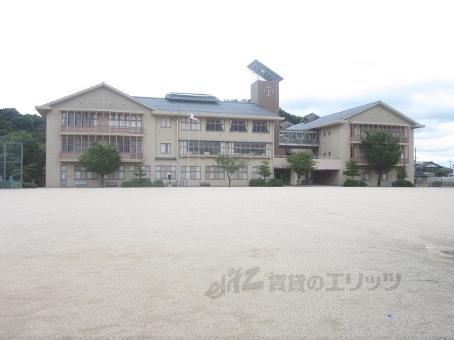 【ＥＡＳＴＮＯＮＡＭＩ六番館の小学校】