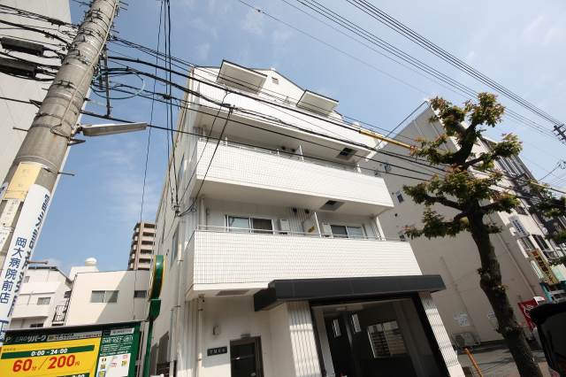 岡山市北区鹿田町のマンションの建物外観