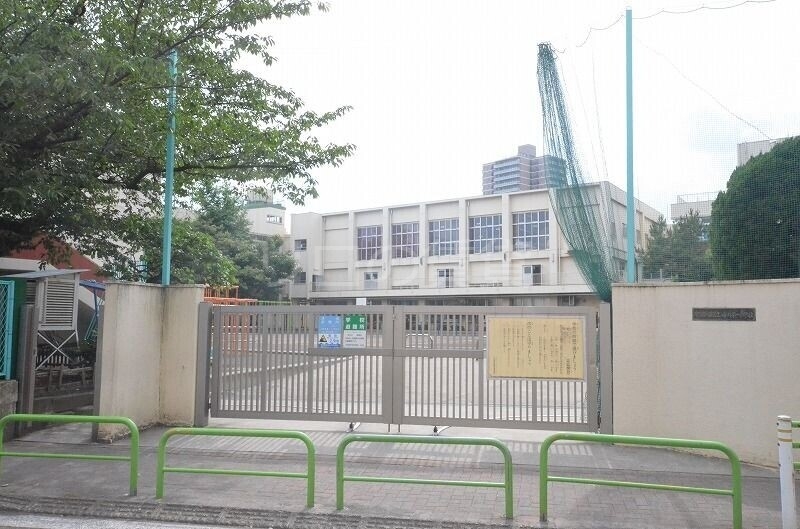 【大田区大森北のマンションの小学校】