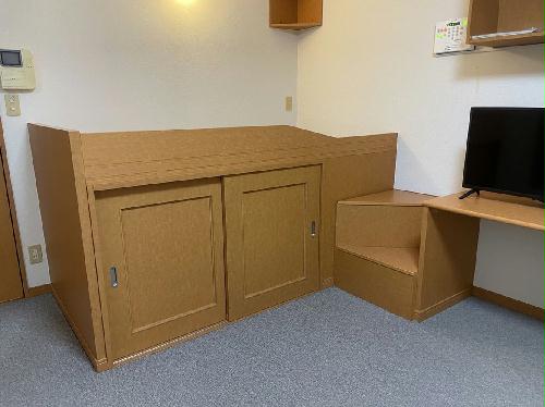 その他部屋・スペース　2Ｆのお部屋はカーペットです。