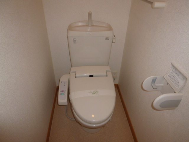 トイレ　温水洗浄便座