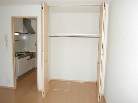 リュエル　収納　クローゼット
