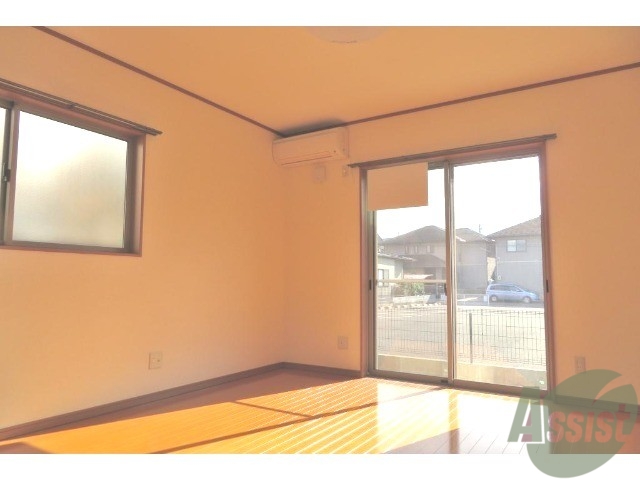 居室・リビング　１０帖のリビングダイニング、洋室は６．５帖のお部屋のご紹介