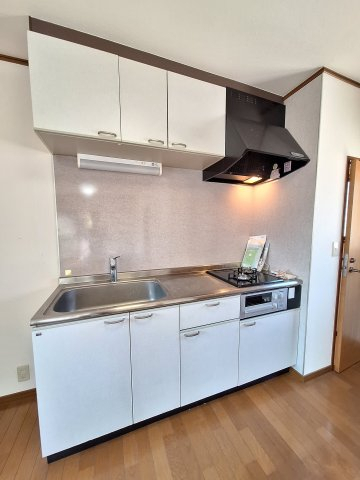 キッチン　ガス2口+グリル付き/クリーニング中