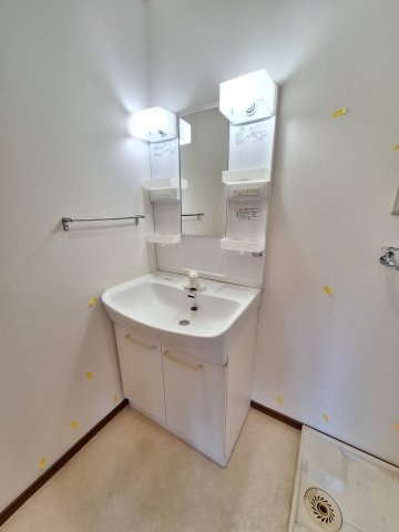 洗面設備　独立洗面台/クリーニング中