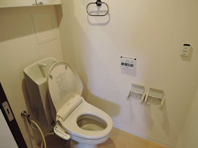 トイレ　シャワー付トイレ