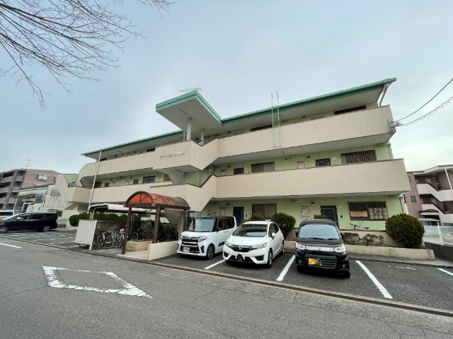 建物外観　駐車場付きマンション