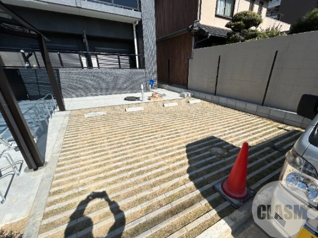 駐車場　敷地内駐車場