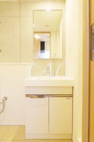 洗面設備　独立洗面台です。