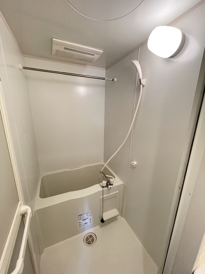 バス・シャワールーム　※別部屋の写真です