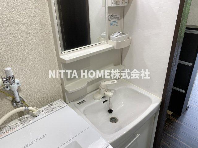 洗面設備　※洗濯機はついていません※同物件の別室の写真となります（一部