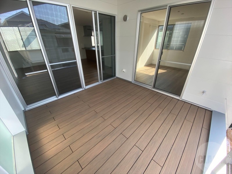 バルコニー　７．５帖の広々としたテラス