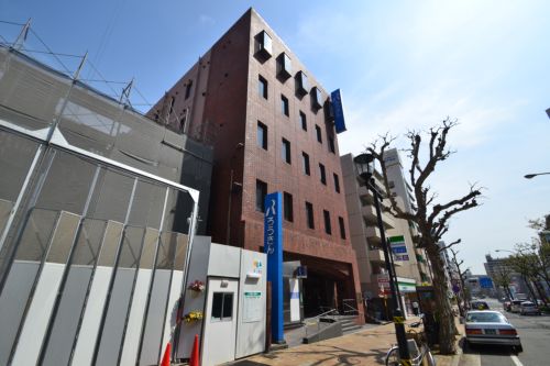 銀行　近畿労働金庫　神戸支店（銀行）まで140m